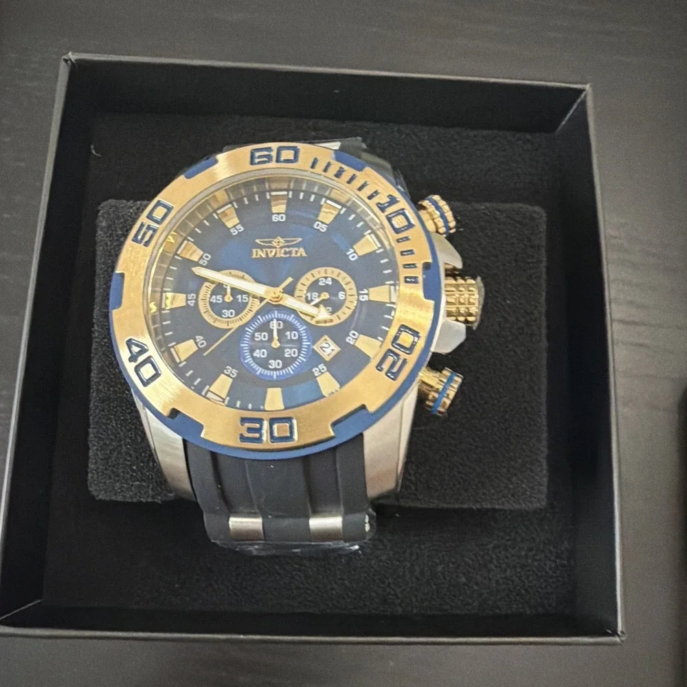 Invicta Men's 22339 Pro Diver Quartz Chronograph Blue Dial Watch 22339